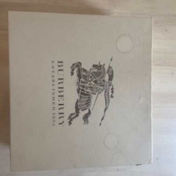 Meet your Posher, Caroline - Picture 2 of 10